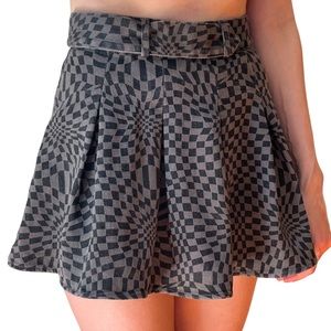 ANTHROPOLOGIE XS SK8ER Y2K GREY/BLK PLEATED MINI SKIRT W/PSYCHEDELIC PATTERN
